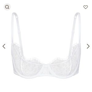 SKIMS LACE UNLINED SCOOP BRA